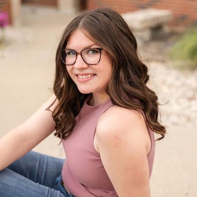 Courtney, 19