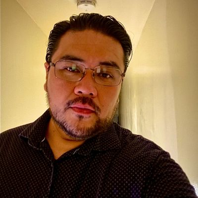 Luis, 37