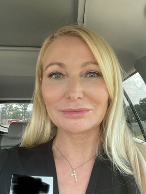 Julie, 53