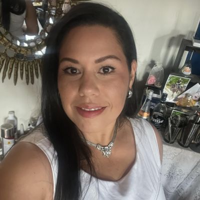 Andrea, 44