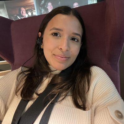 Jimena, 28
