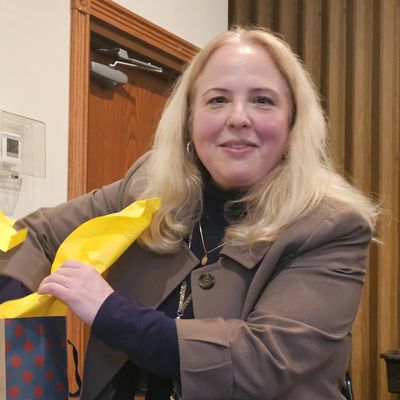 Cindy, 54