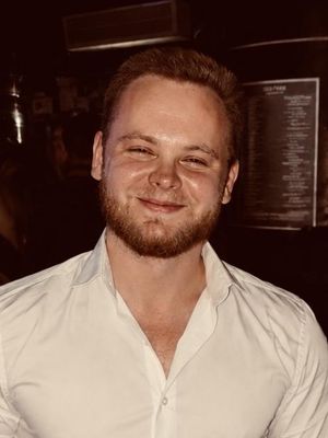 Joe, 25