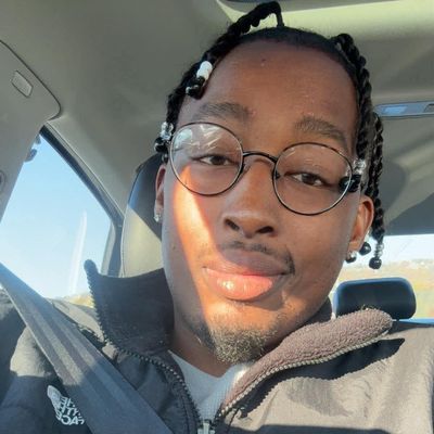 Edward, 32