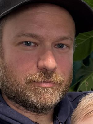 Keith, 43