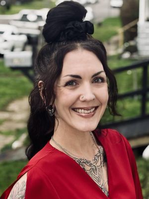 Courtney, 37