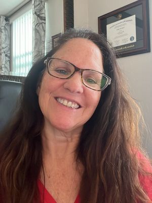Angela, 58