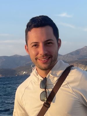 Elias, 32