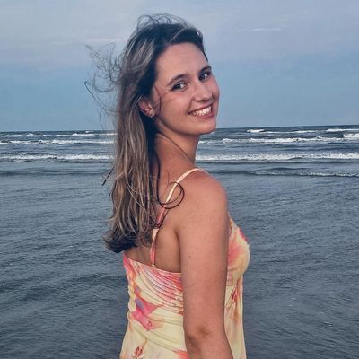Gabriela, 20