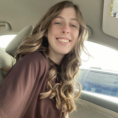 Mary Cate, 22