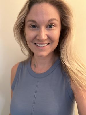 Danielle, 40