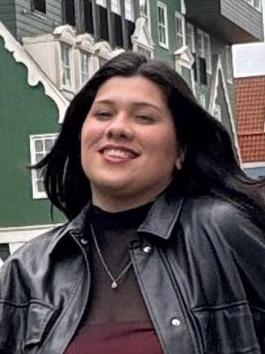 Micaele, 31