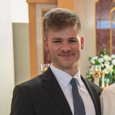 Peter, 24