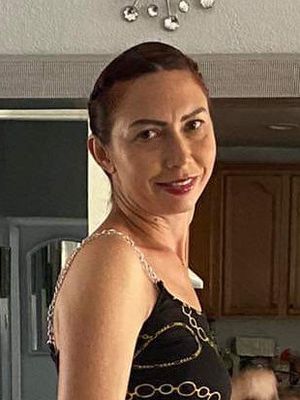 Cecilia, 38