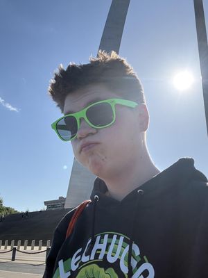 Daniel, 19