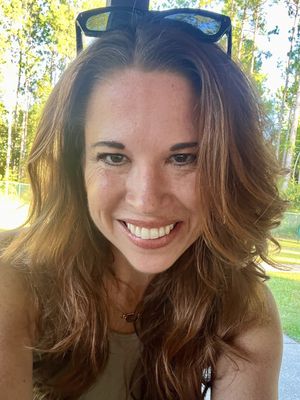 Laura, 35