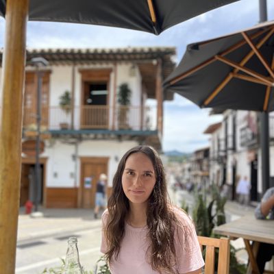 Maria, 24