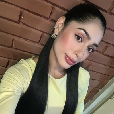 Maria Camila, 28