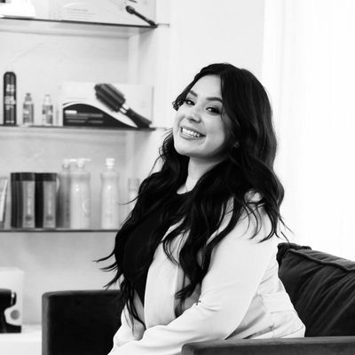 Yoeli, 27