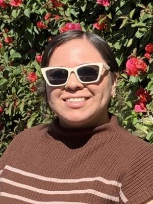 Montse, 28