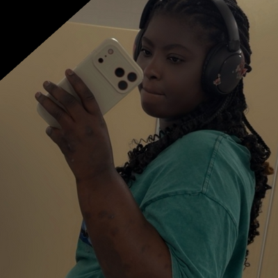 Estephania, 29