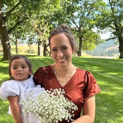 Nichole, 32