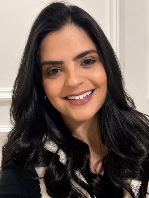 Juliana, 38