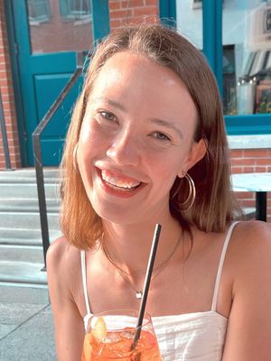 Julia, 30