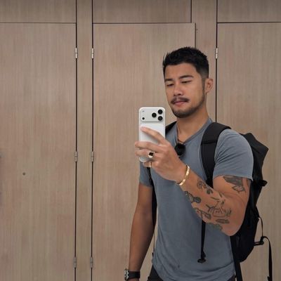 Alex, 44