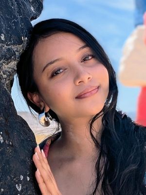Andrea Noelia, 27