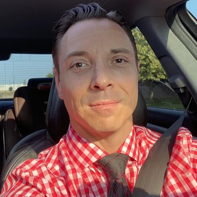 Dan, 43