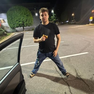 Junior, 18