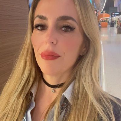 Mariana, 44