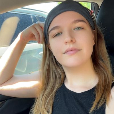 Alexis, 26