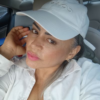 Hellen, 50