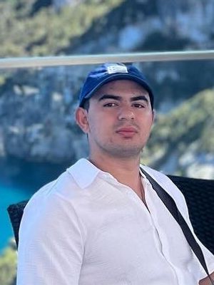 Yanni, 24