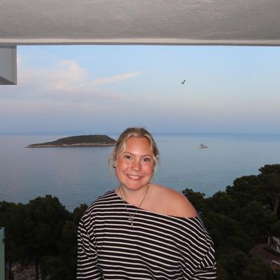 Meredith, 24