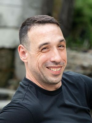 Sean, 44