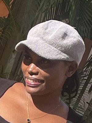 Hessy, 24
