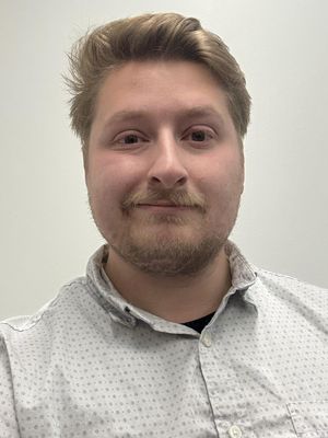Daniel, 27