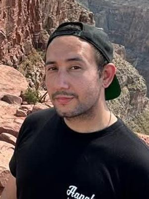 Francisco, 32