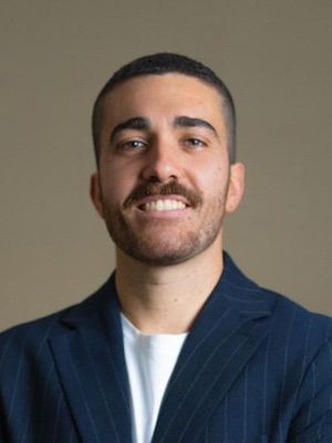 Gabriele, 28