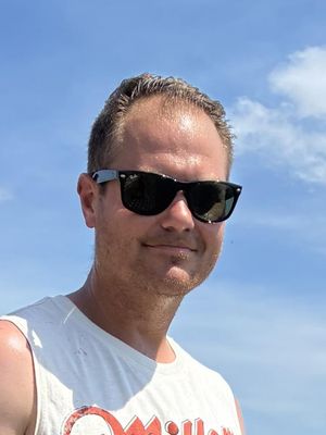 Travis, 34