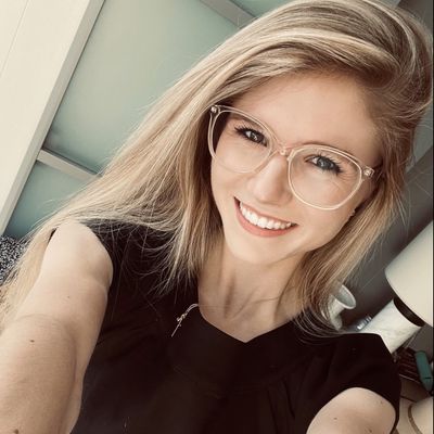 Lexi, 24