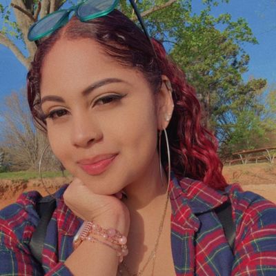 Dulce, 27