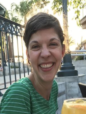 Lexy, 43