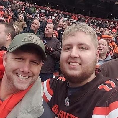 Devan, 27