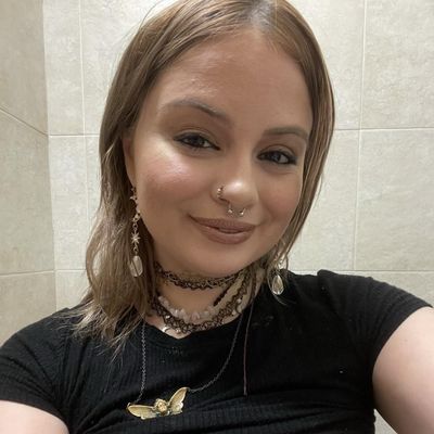 Denise, 26