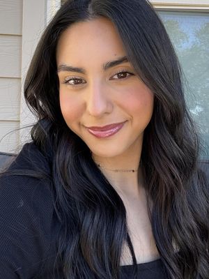 Vivian, 23