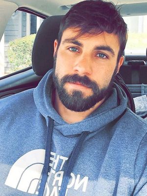 Tommy, 31
